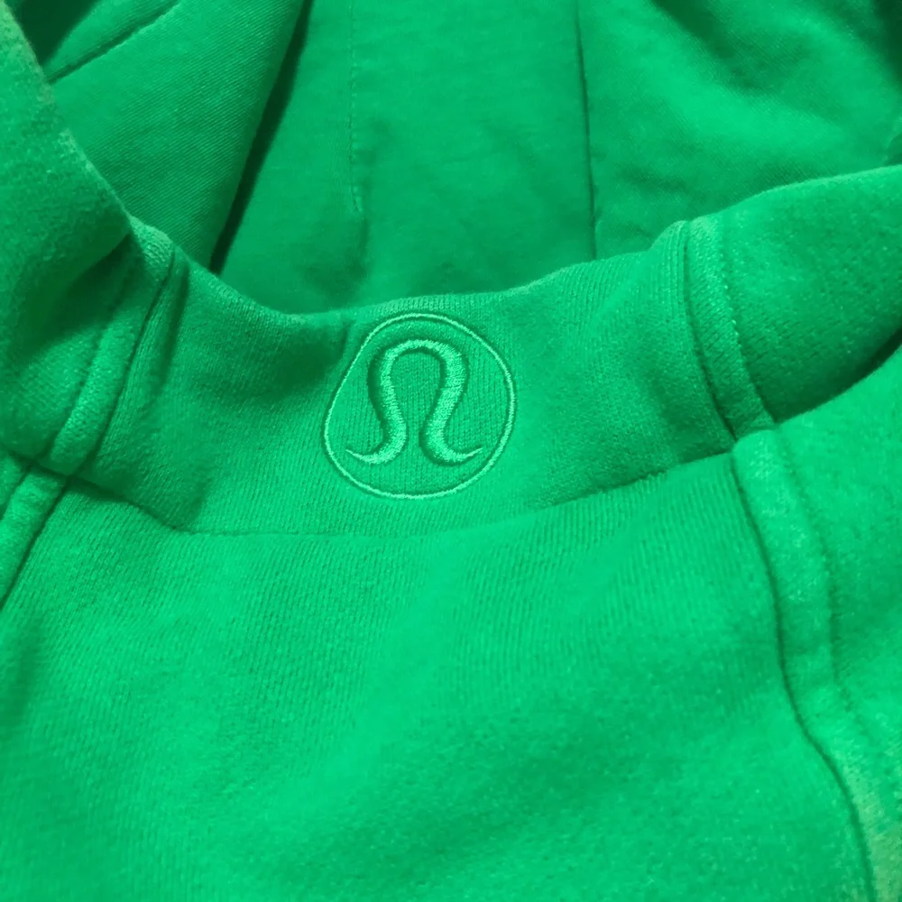 Lululemon Scuba Full-Zip Hoodie  Green , Size 6 great conditions